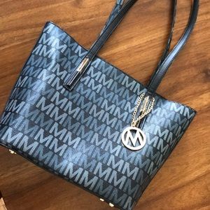 Mia farrow monogram tote purse with key chain